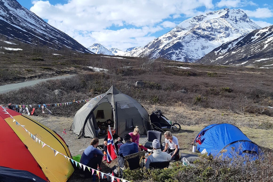 People tenting in the mountains